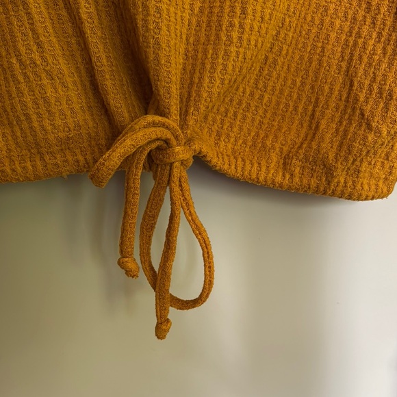 Derek Heart Amber Hooded Top - Picture 3 of 4